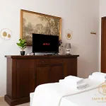 Apartment Imperium Aquaeductus - 5 Min Metro, 8 Pax, 4 Bdrm, 2 Baths, A-c, Park View *