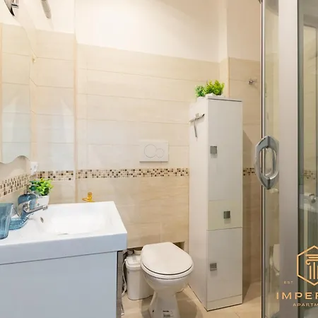 Imperium Aquaeductus - 5 Min Metro, 8 Pax, 4 Bdrm, 2 Baths, A-c, Park View *