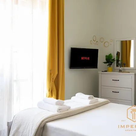 Imperium Aquaeductus - 5 Min Metro, 8 Pax, 4 Bdrm, 2 Baths, A-c, Park View Apartmán Řím