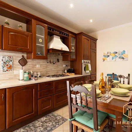 Imperium Aquaeductus - 5 Min Metro, 8 Pax, 4 Bdrm, 2 Baths, A-c, Park View * Řím