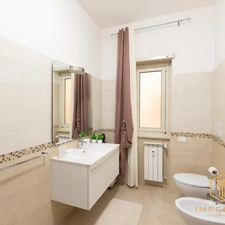 Imperium Aquaeductus - 5 Min Metro, 8 Pax, 4 Bdrm, 2 Baths, A-c, Park View Řím