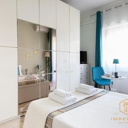 Lägenhet Imperium Aquaeductus - 5 Min Metro, 8 Pax, 4 Bdrm, 2 Baths, A-c, Park View