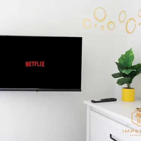 Imperium Aquaeductus - 5 Min Metro, 8 Pax, 4 Bdrm, 2 Baths, A-c, Park View