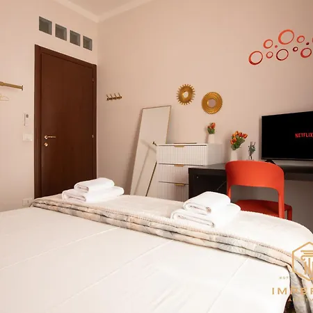 Imperium Aquaeductus - 5 Min Metro, 8 Pax, 4 Bdrm, 2 Baths, A-c, Park View Lägenhet Rom