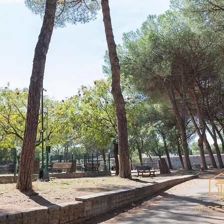 Imperium Aquaeductus - 5 Min Metro, 8 Pax, 4 Bdrm, 2 Baths, A-c, Park View Lägenhet Rom