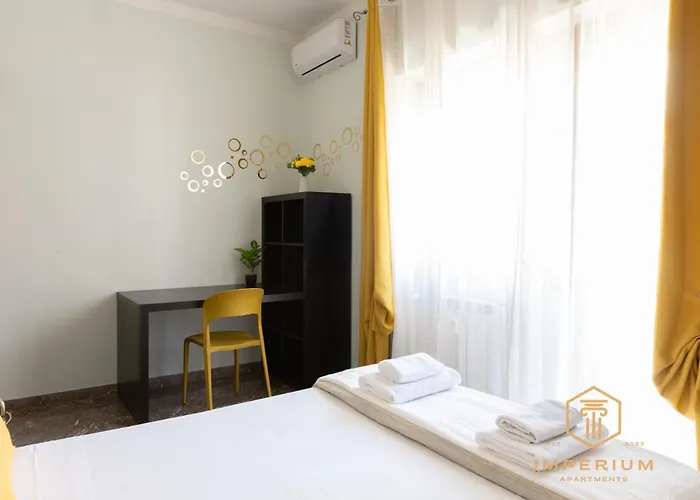Imperium Aquaeductus - 5 Min Metro, 8 Pax, 4 Bdrm, 2 Baths, A-c, Park View Rome